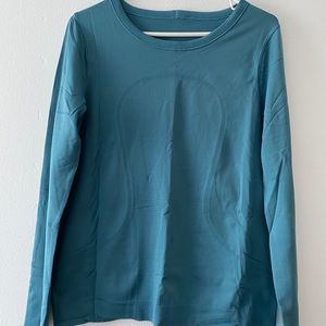 LULULEMON Longsleeve